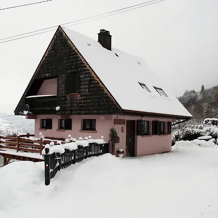Semesterbostad Comfortable Holiday With Fenced Garden In