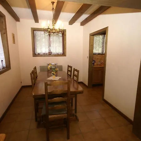 Comfortable Holiday With Fenced Garden In Semesterbostad