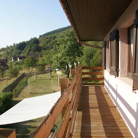 Semesterbostad Comfortable Holiday With Fenced Garden In Natzwiller