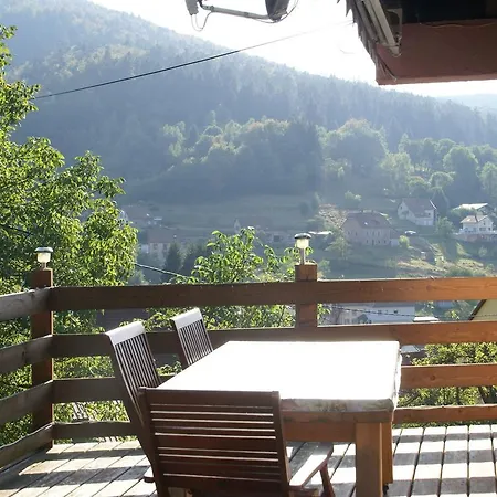Semesterbostad Comfortable Holiday With Fenced Garden In *
