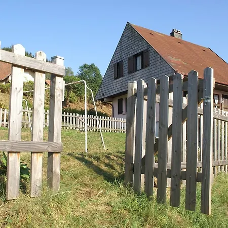 Comfortable Holiday With Fenced Garden In