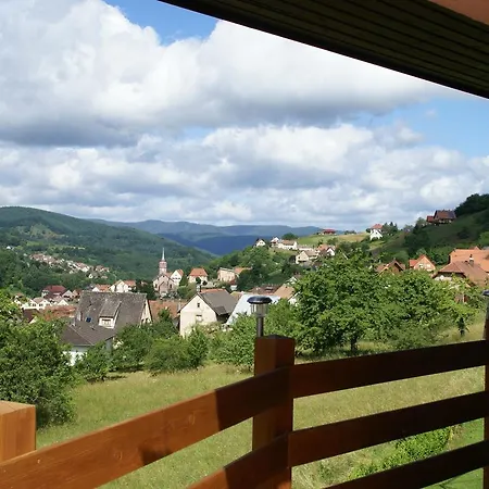 Comfortable Holiday With Fenced Garden In Semesterbostad