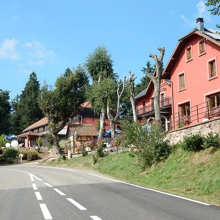 Semesterbostad Comfortable Holiday With Fenced Garden In *