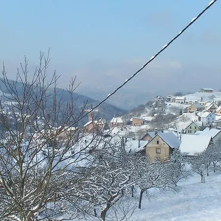 Comfortable Holiday With Fenced Garden In Semesterbostad *